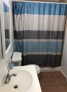 Large and private apartment in convenient area sleeps up to 5 people comfortably - Elizabeth - 4