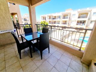 First floor apartment overlooking pool - Paphos - 4