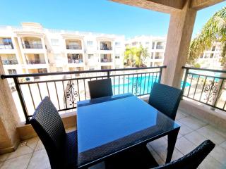 First floor apartment overlooking pool - Paphos - 0