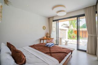 Tropical 3br Escape - Close To The Action - Kerobokan - 8