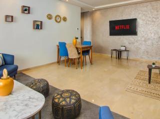 Cosy Central beach home with swimming pool - 6