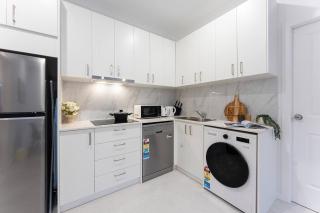 Stylish 2BR Retreat | Walk to Dining & Transport - Sidney - 4