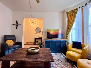 Relaxing Townhouse Downtown Dubuque - 2