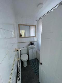 Hidden Gem 2 Bedroom House - 9