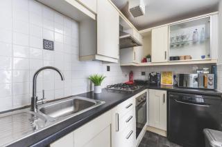 Spacious Wembley Flat Comfy Beds 2 Baths - 6
