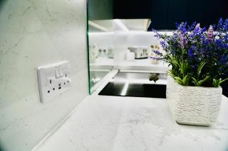 Brand-New Modern 2 Bed Room Apart ment With FREE Parking - Plymouth - 7