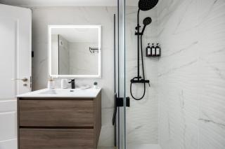 Central and Spacious Apartment with Parking on-site - Málaga - 2