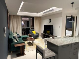 Pinnacle Row Elegance Escape - 0