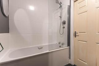 Parkside Mayfair Apartment - Wakefield - 4