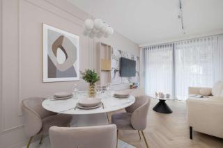 Exclusive Apartment with Parking Near Tauron Arena by Noclegi Renters - Cracovia - 5