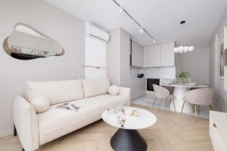 Exclusive Apartment with Parking Near Tauron Arena by Noclegi Renters - Cracovia - 4