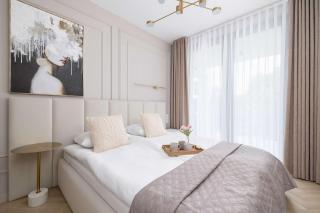 Exclusive Apartment with Parking Near Tauron Arena by Noclegi Renters - Cracovia - 1