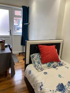 Room to stay 9 ilfracombe avenue Newcastle Upon Tyne Ne4 8ru - Elswick - 4