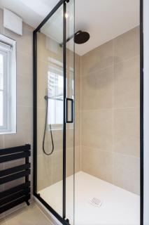 Beautiful One Bedroom Apartment in Soho - London - 4