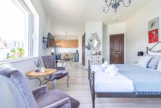 Seaside Studio with View in the Heart of city - Limenas Chersonisou - 1