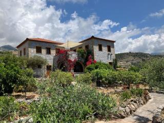Bright Cozy Home with Terrace, Garden & Sea View - Neokhórion - 0