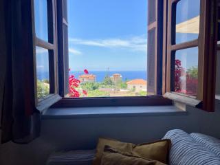 Bright Cozy Home with Terrace, Garden & Sea View - Neokhórion - 5