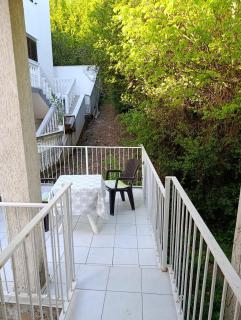 Julija- soba sa bračnim krevetom - Petrovac na Moru - 1