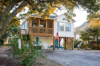 5 Min Walk to Nags Head Beach and Centrally Located - Nags Head - 0