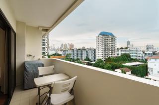 Jungle Dream King Bed Oasis with Balcony & High-Speed WiFi - Khlong Toei - 6