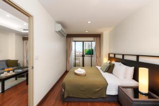 Jungle Dream King Bed Oasis with Balcony & High-Speed WiFi - 9