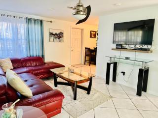 Florida style home near Barefoot Beach - Bonita Springs - 0