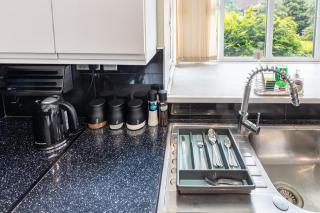 Sleeps 8 - 10 Mins To Dartford Crossing - With Parking - 8