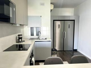 Top Location - 2BR Seafront & Steps from Ferry by ArcoBnb - Sliema - 1