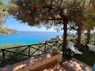 Villa with a splendid view - Geremeas - 7
