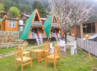 Treehouse near mall rd for 4 person - 8