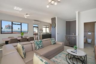 8 Sleeper Luxury Duplex Penthouse - 8