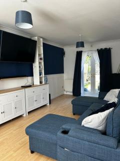 Luxury 4 Bed Home Sleeps 9, Games Room, Parking - - 0