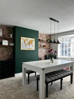 Luxury 4 Bed Home Sleeps 9, Games Room, Parking - - 9