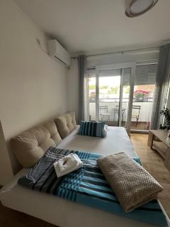 Apartment Athens - Sombor - 6