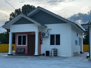 Aura Beach Homestay - Kampong Ru Sepuloh - 3