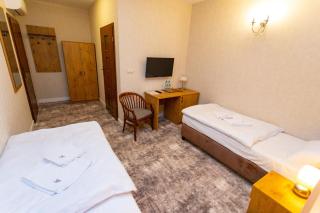 Hotel Trzy Podkowy - Biskupiec - 2