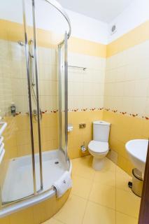 Hotel Trzy Podkowy - Biskupiec - 1