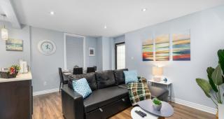 Urban 1BR Gem with Kitchen, Smart TV & Workspace - Ottawa - 9