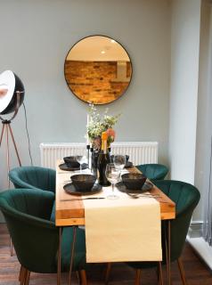 Stunning Brighton Seaside 2-Bedroom Townhouse with Patio, Sleeps 6 - Brighton & Hove - 1