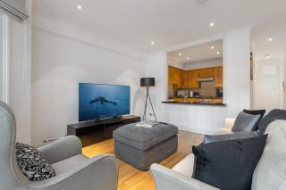 Heavenly Stays, Refined 2-BD Hidden Gem Near Hyde Park - Londra - 2