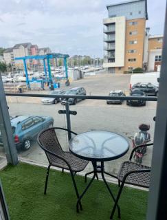 Stylish Marina Apartment with Stunning Views - Portishead - 9