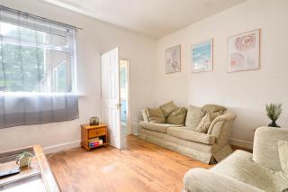 Grimsby Gem on Tunnard - Grimsby - 9