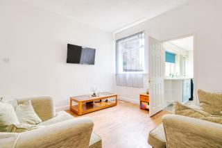 Grimsby Gem on Tunnard - Grimsby - 7