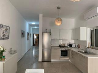 Spacious Apartment in Downtown City - Il-Gżira - 4