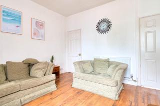Grimsby Gem on Tunnard - Grimsby - 4