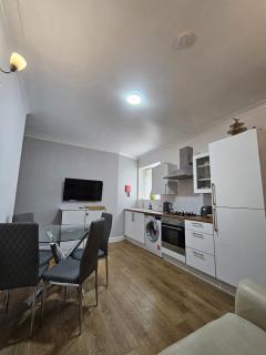 Patronas Place - Watford - 4