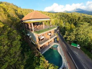 Bali Jegeg Munduk Hotel, Bar, and Restaurant - Munduk - 9
