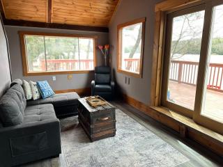 Lakeside Retreat - HOT TUB, Swimming, Boats - Rindge - 8