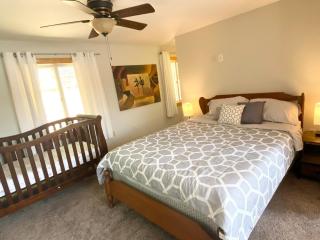Lakeside Retreat - HOT TUB, Swimming, Boats - Rindge - 5