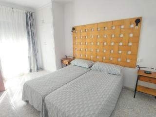 Apartamento familiar 2 hab. en primera línea de mar en Llançà, se admiten mascotas - ES-170-89 - Llança - 2